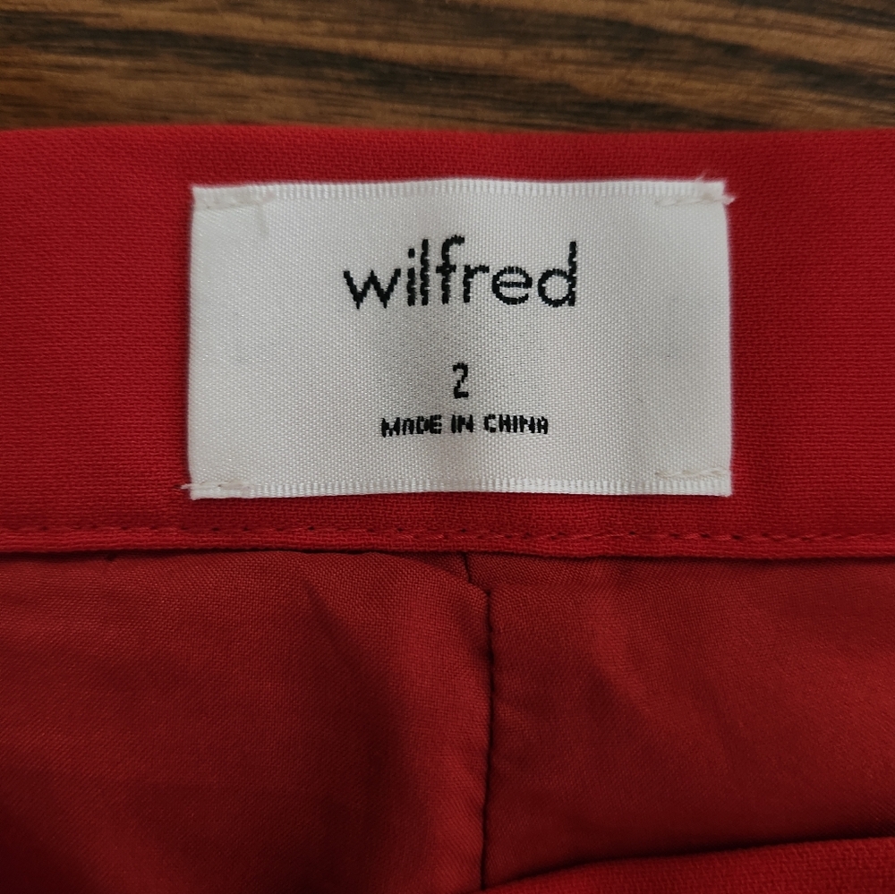 😻 3/$30 Aritzia Wilfred Red Scalloped Hem High Waist Shorts Size 2 - Picture 6 of 9